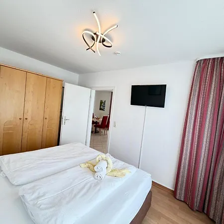 Appartementhaus Binzer Sterne 43 *